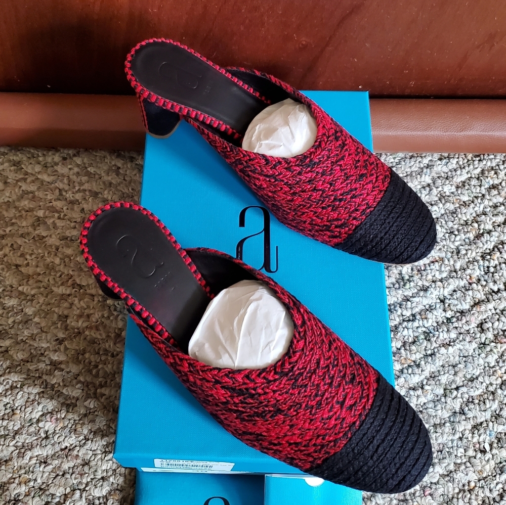 NIB ANTOLINA PARIS Dorina Red Black Woven Knit Block Heel Pumps Mules sz 38 - Picture 4 of 11